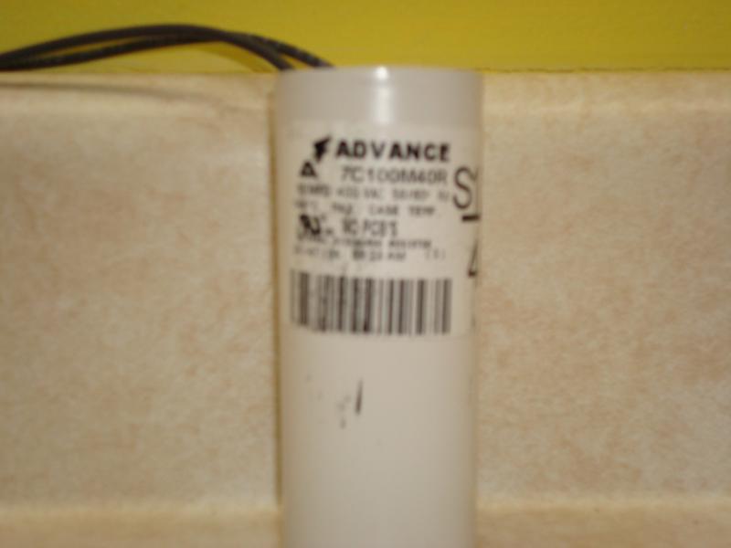 NEW ADVANCE 7C100M40R 10 MFD 400 VAC LTG CAPACITOR  